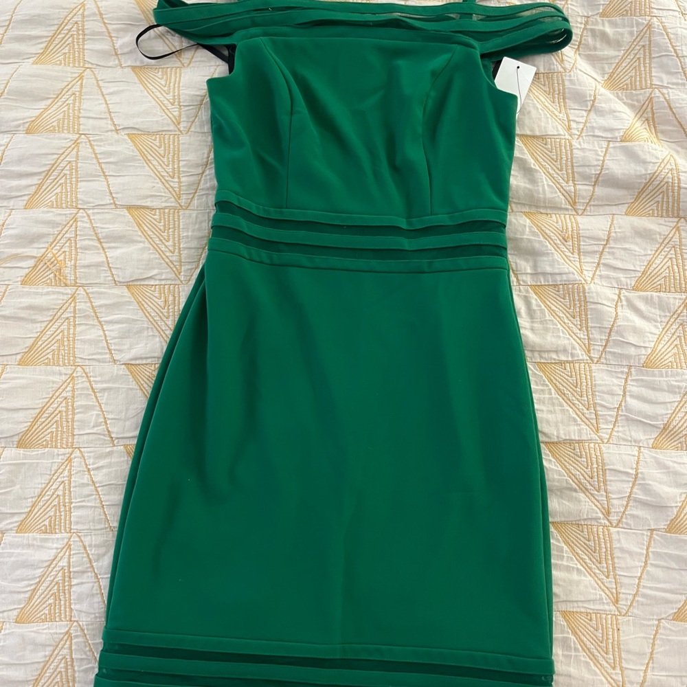 Guess Brand Elegant Green Off-Shoulder Dress